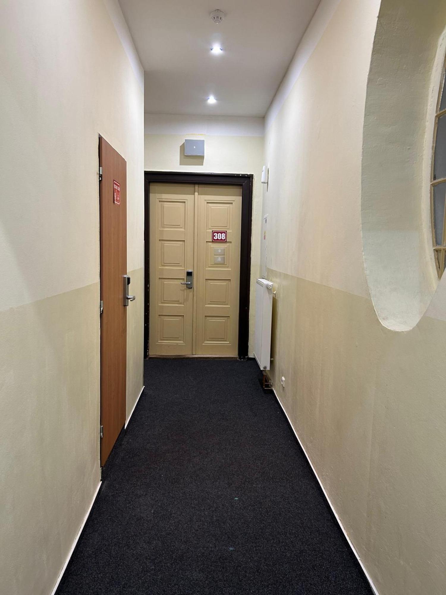 Hostel Downtown Прага Екстер'єр фото